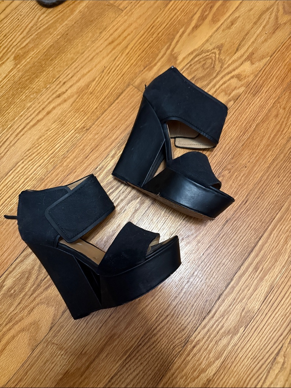 L.A.M.B. Black Platform Wedge Sandal Size 8